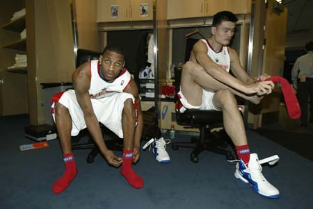 马德兴：上海体院有高端实验室，U18男足身体检测后会建档（马德兴：上海体院配备高端实验室，U18男足体测后将建立档案）