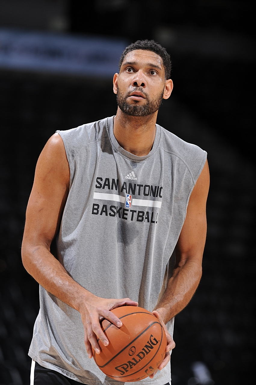 美媒：森林狼对欧文有意，爱德华兹本人支持这一举措（美媒：森林狼欲引进欧文，爱德华兹表示支持）