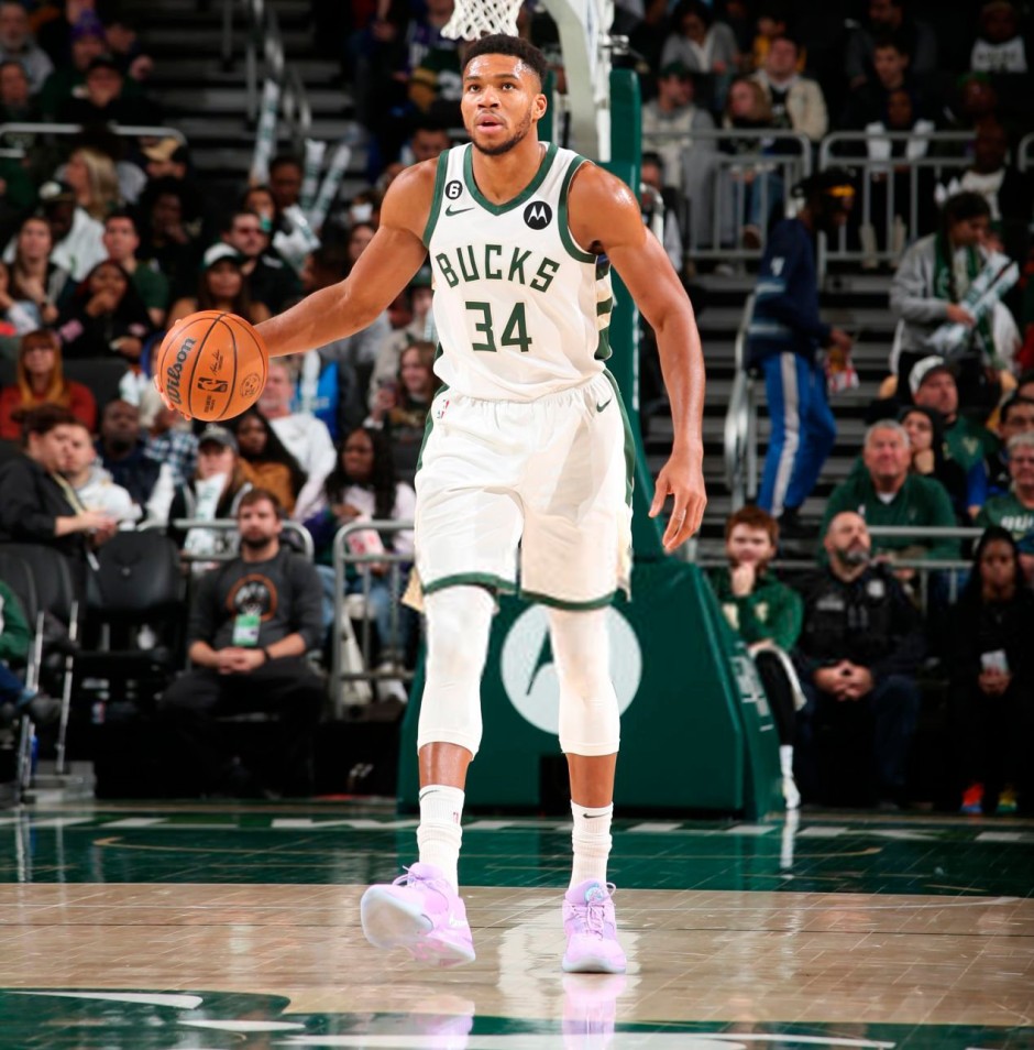 红牌出现 使比赛形势大逆转（红牌一出，战局瞬间翻转）