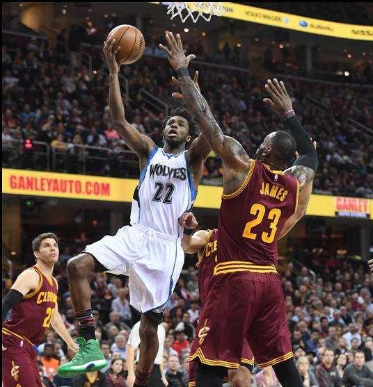 西媒：诺坎普承包商因218起劳工欺诈案面临近200万欧元罚款（西媒：诺坎普工程承包商涉218起劳工欺诈，或被罚近200万欧元）