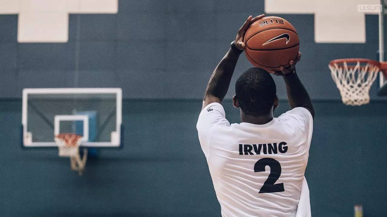 罗哥最后一次戴帽是对阵热刺，没想之后热刺就成了曼联的苦主（罗哥上次帽子戏法献给热刺，此后热刺却成了曼联克星）